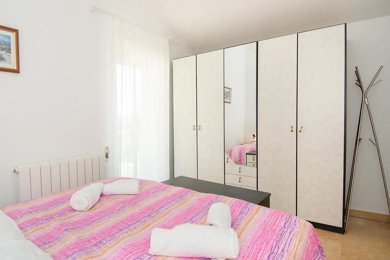 Apartments Flora Rosini