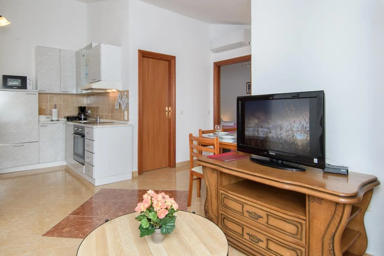 Apartments Flora Rosini