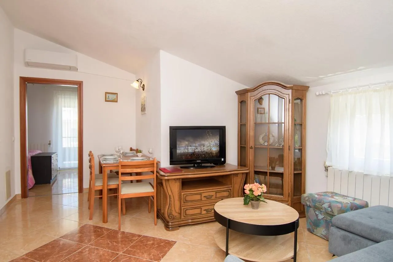 Apartments Flora Rosini